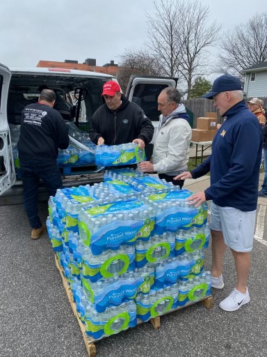 You are currently viewing TMOTBG Donates Water to Freeport Soup Kitchen